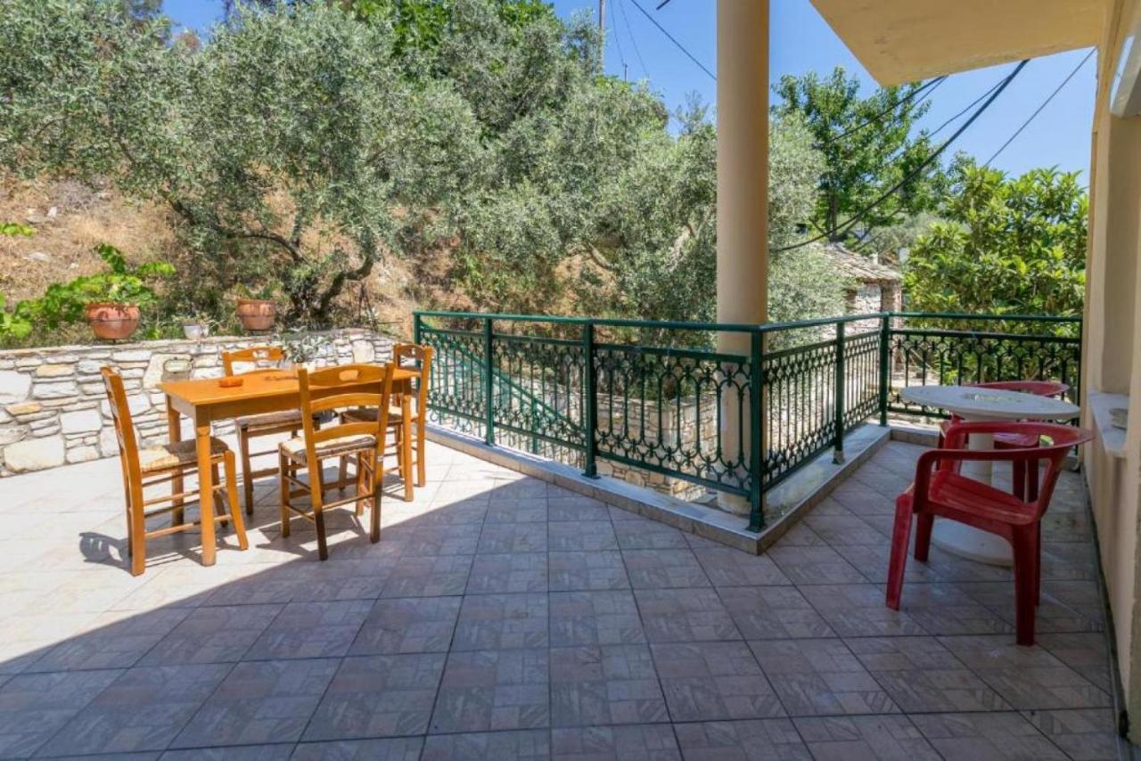 Petra Mare Apartments Aliki  Bagian luar foto