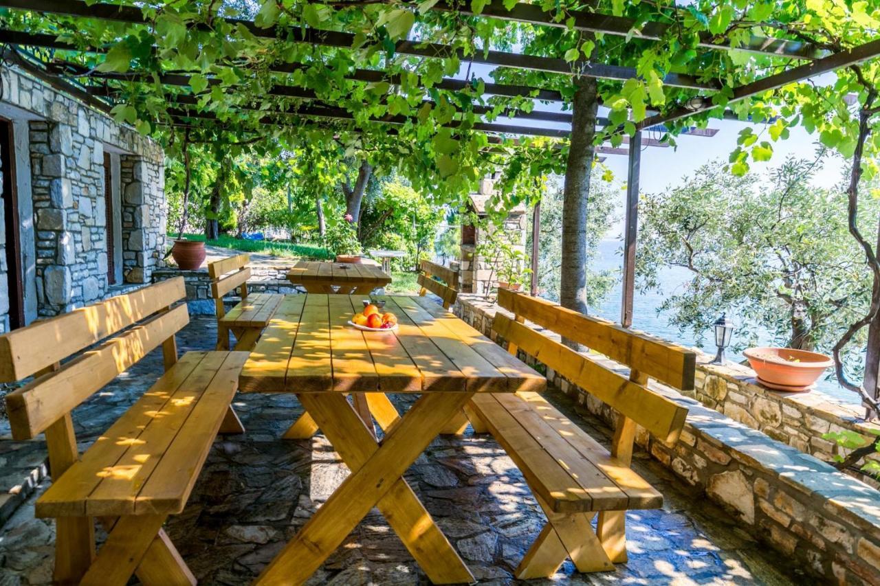 Petra Mare Apartments Aliki  Bagian luar foto